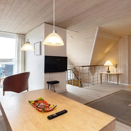 10 Person Holiday In Bl Vand *